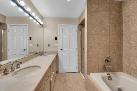 8C Cove Lane North Bergen NJ 07047