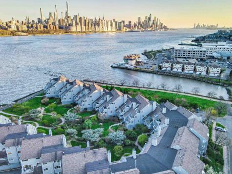 8C Cove Lane North Bergen NJ 07047