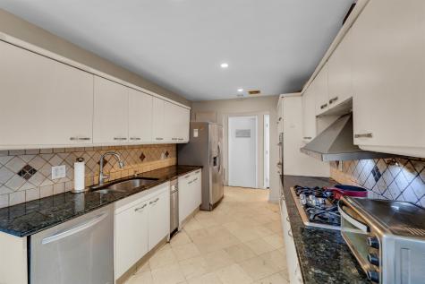 8C Cove Lane North Bergen NJ 07047