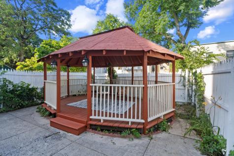 110 Maple Street Weehawken NJ 07086