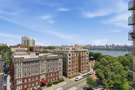 6040 Boulevard East West New York NJ 07093