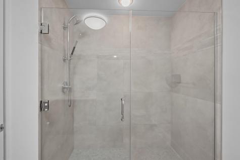 150 Henley Place Weehawken NJ 07086
