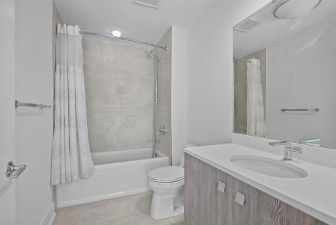 150 Henley Place Weehawken NJ 07086