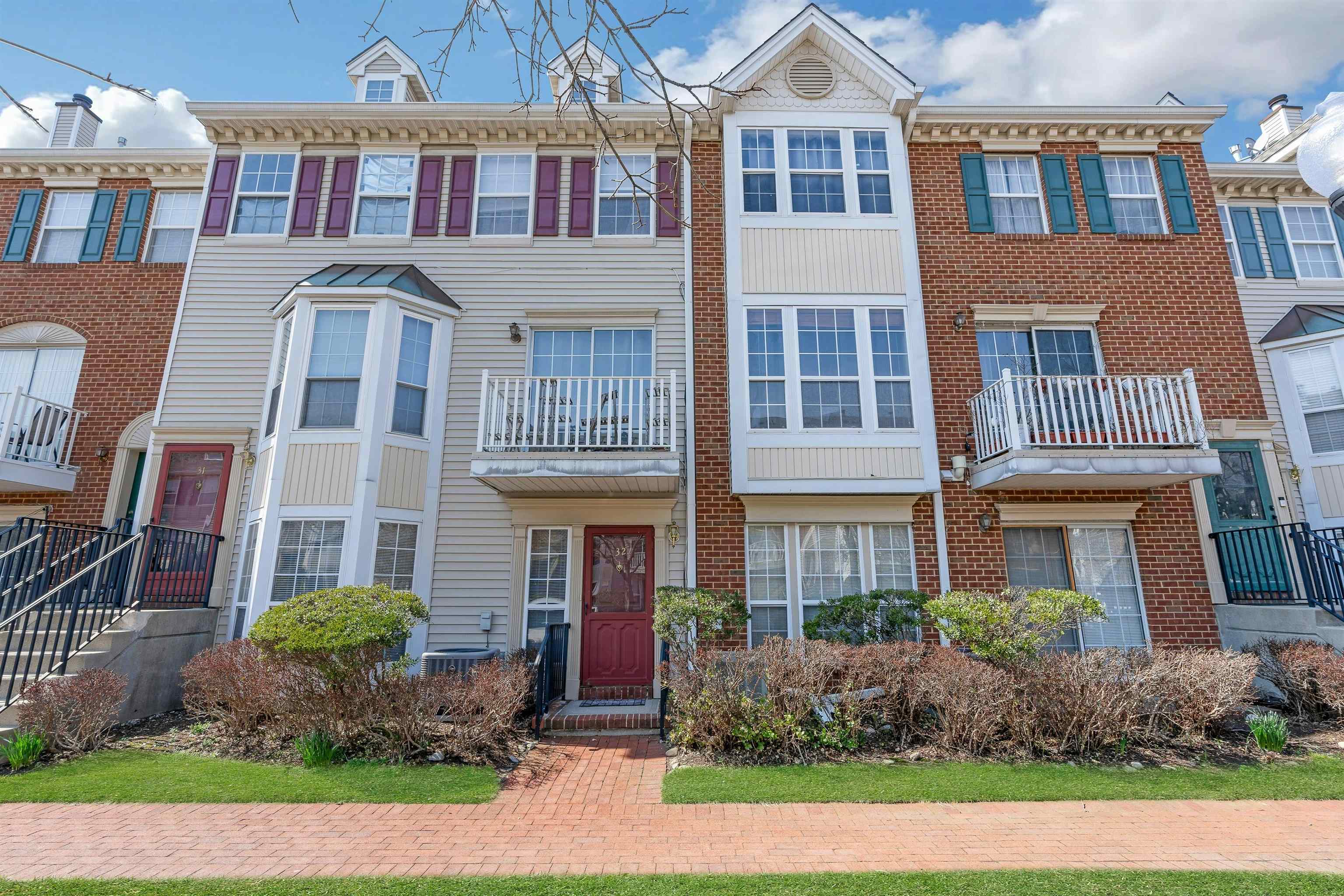 32 Cedar Street Jersey City NJ 07305