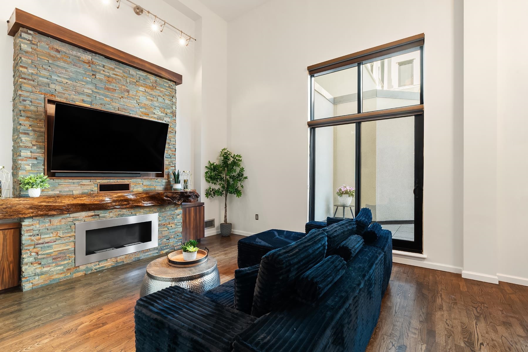 518-530 Gregory Avenue Weehawken NJ 07086