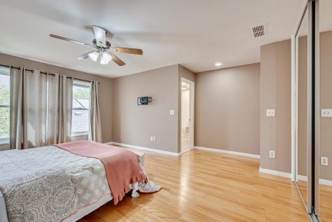 138 Oakmont Court Edison NJ 08820