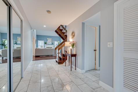 138 Oakmont Court Edison NJ 08820