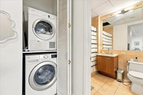 4 Beacon Way Jersey City NJ 07304