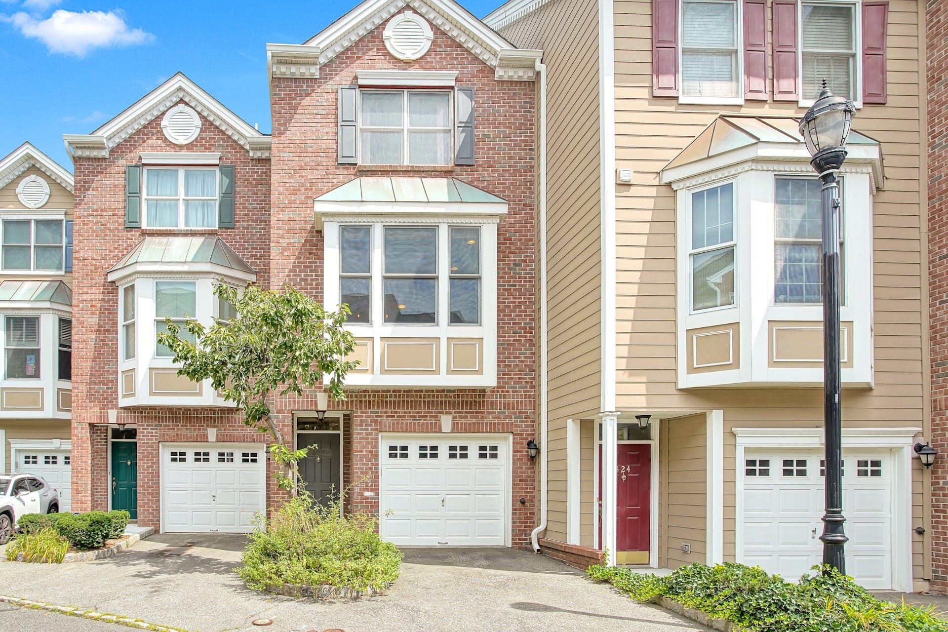 425 Newburgh Court West New York NJ 07093