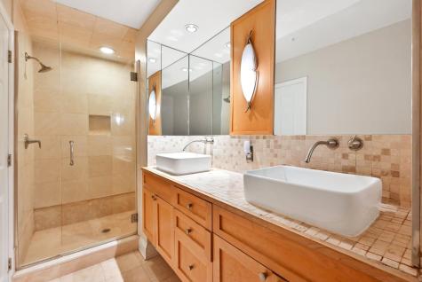 425 Newburgh Court West New York NJ 07093