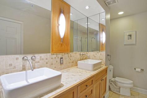 425 Newburgh Court West New York NJ 07093