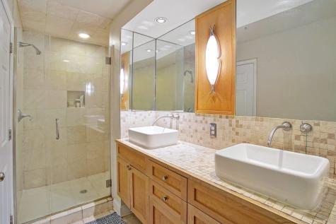 425 Newburgh Court West New York NJ 07093