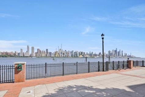 425 Newburgh Court West New York NJ 07093