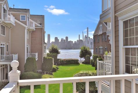 425 Newburgh Court West New York NJ 07093
