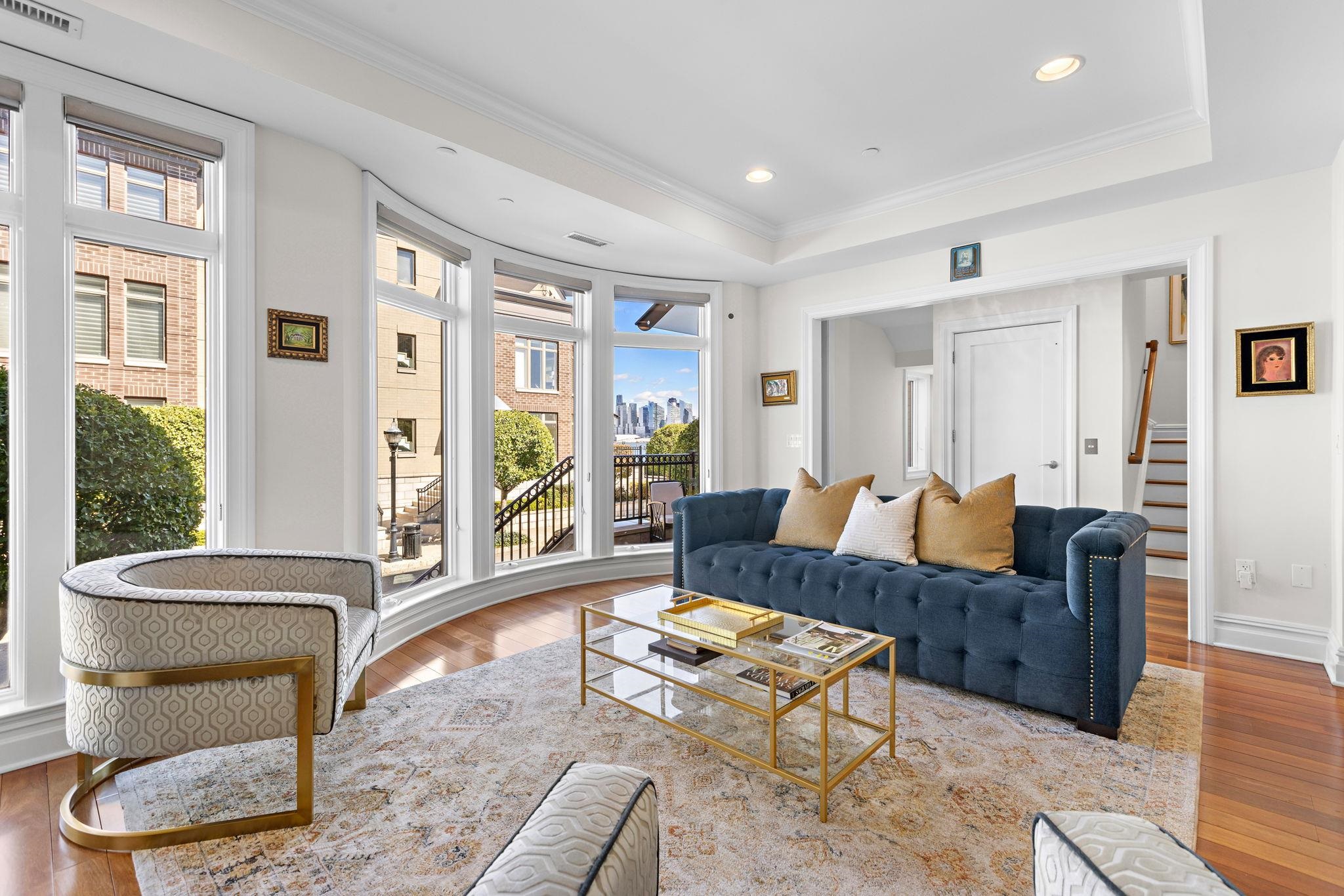 3 Oxford Landing Weehawken NJ 07086