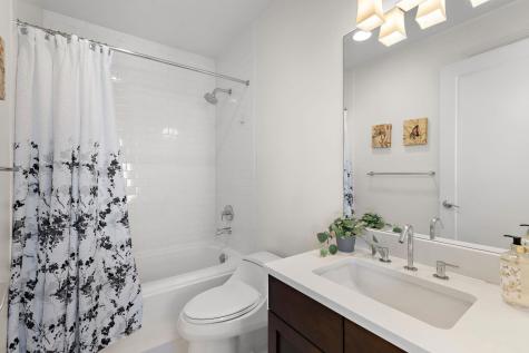 3 Oxford Landing Weehawken NJ 07086