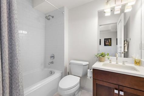 3 Oxford Landing Weehawken NJ 07086