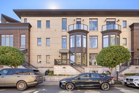 3 Oxford Landing Weehawken NJ 07086