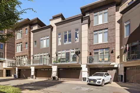 3 Oxford Landing Weehawken NJ 07086
