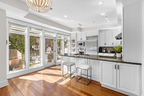 3 Oxford Landing Weehawken NJ 07086