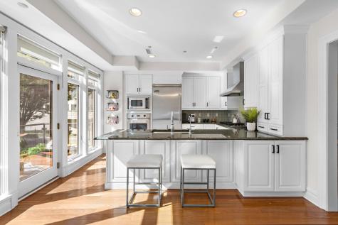 3 Oxford Landing Weehawken NJ 07086