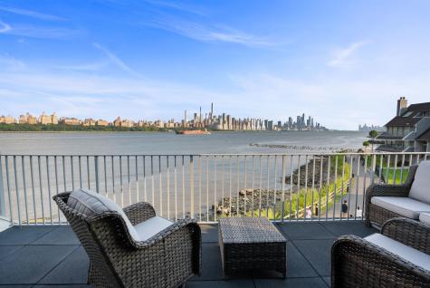 4B Cove Lane North Bergen NJ 07047