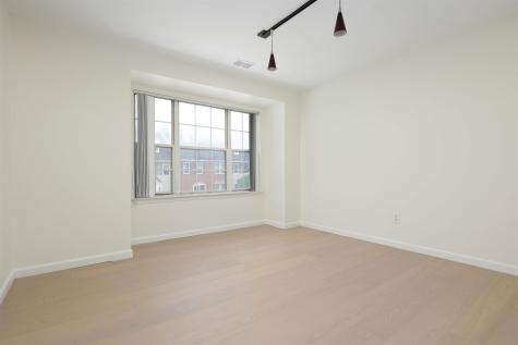 33 Holly Street Jersey City NJ 07305