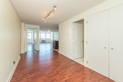 7004 Boulevard East Guttenberg NJ 07093