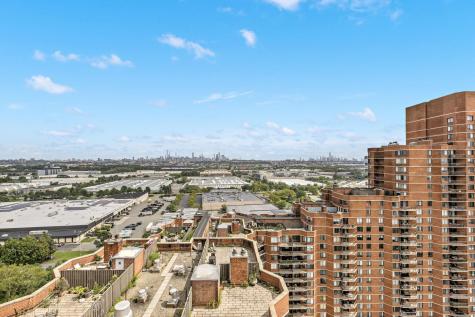 2032 Harmon Cove Tower Secaucus NJ 07094