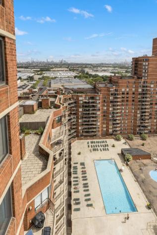 2032 Harmon Cove Tower Secaucus NJ 07094