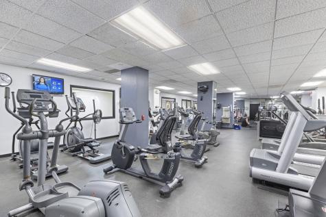 2032 Harmon Cove Tower Secaucus NJ 07094