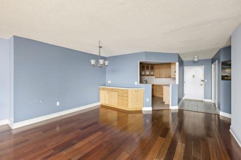 2032 Harmon Cove Tower Secaucus NJ 07094