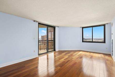 2032 Harmon Cove Tower Secaucus NJ 07094