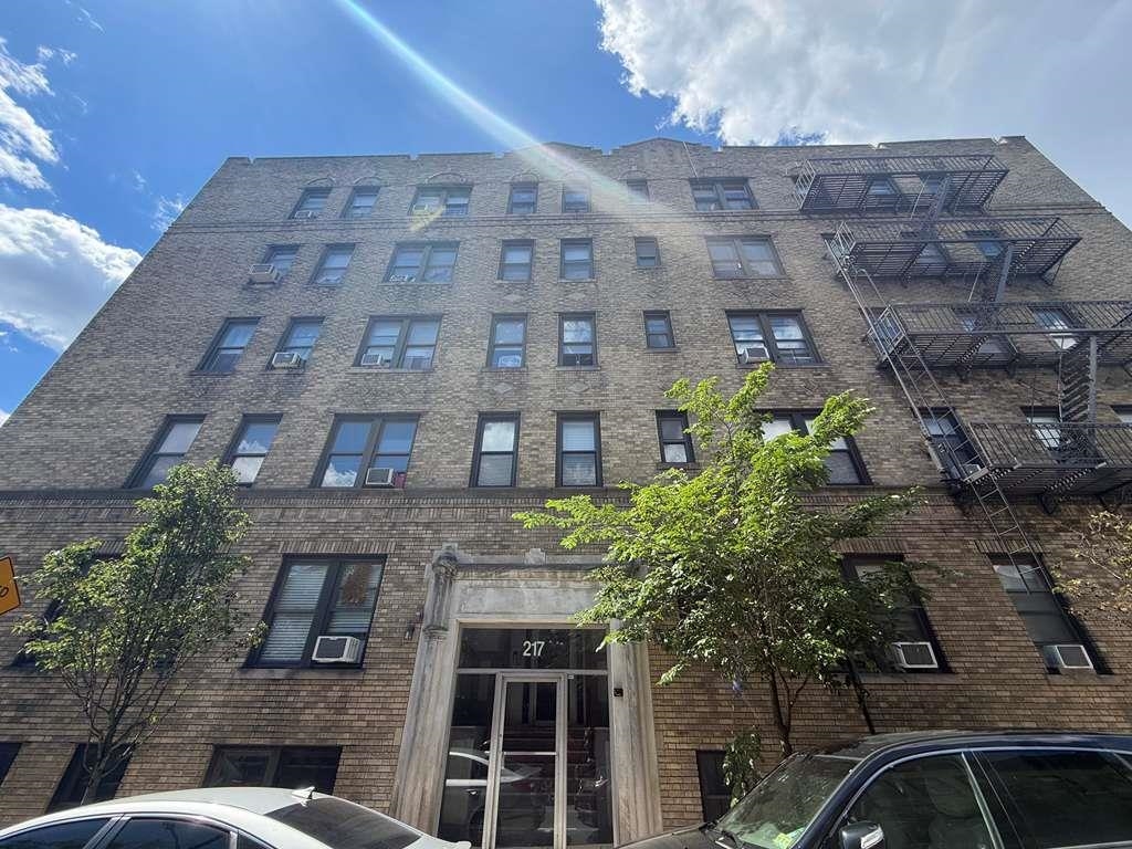217 44th Street Union City NJ 07087