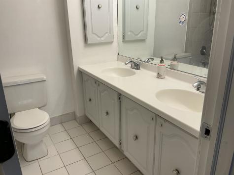 592 Sanderling Court Secaucus NJ 07094