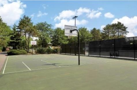 592 Sanderling Court Secaucus NJ 07094