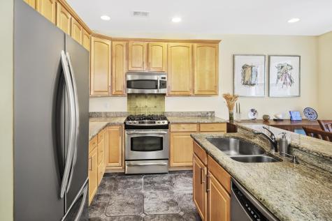377 Kingston Court West New York NJ 07093