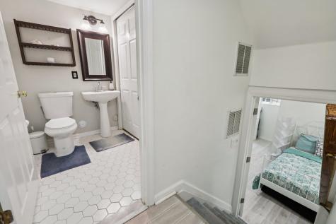 351 Oswego Court West New York NJ 07093