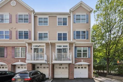 351 Oswego Court West New York NJ 07093
