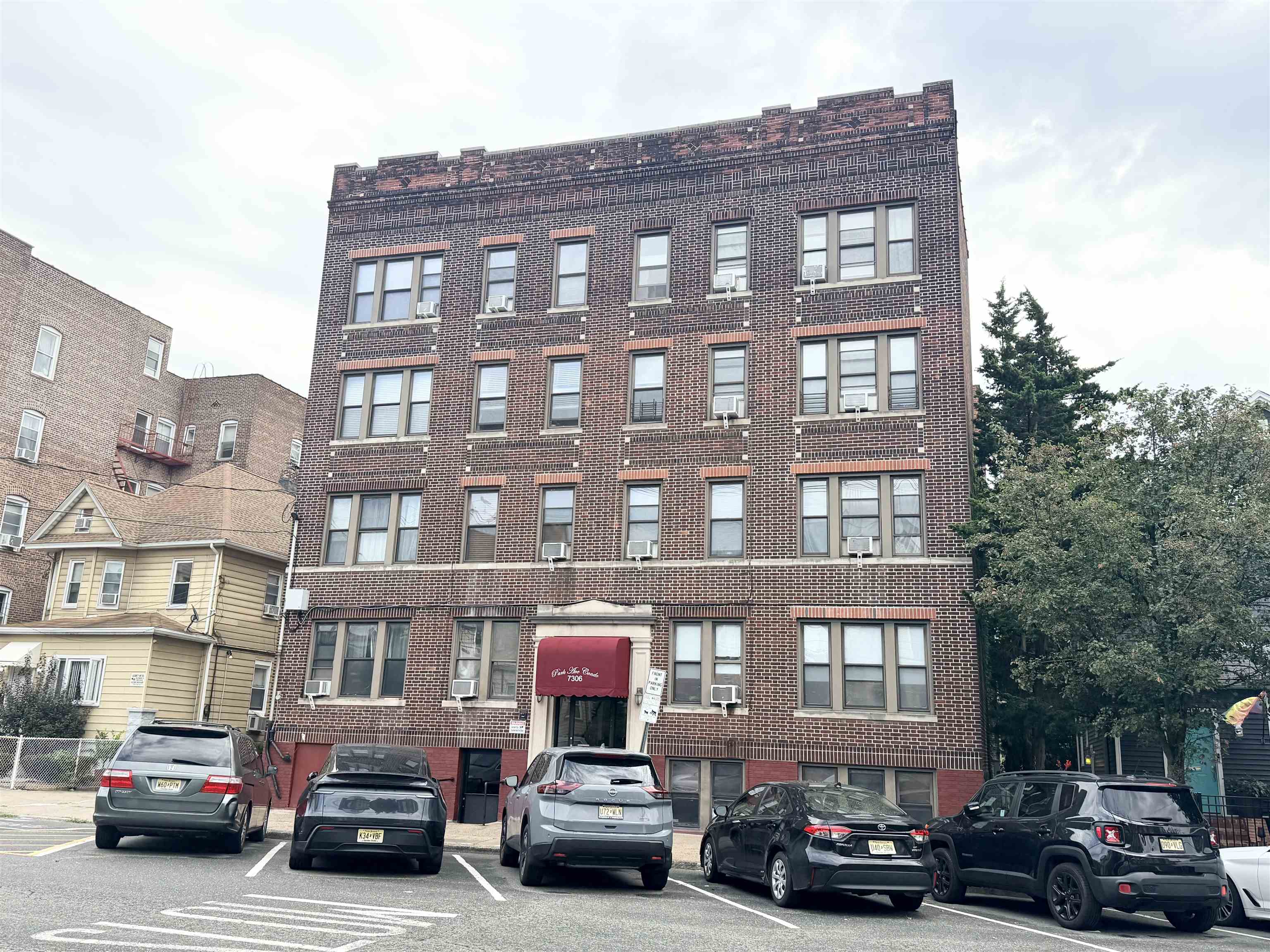 7306 Park Avenue North Bergen NJ 07047