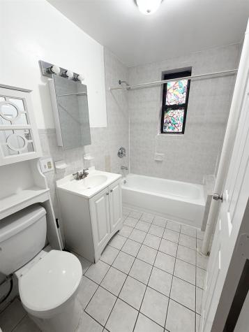 7306 Park Avenue North Bergen NJ 07047