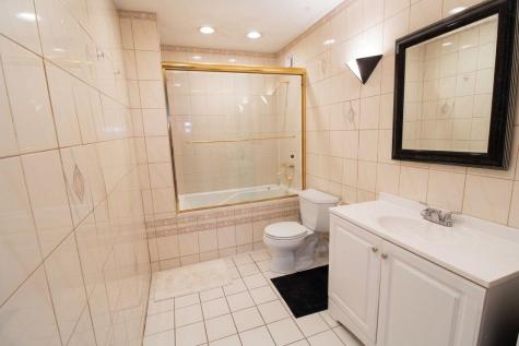 108 Harmon Cove Tower Secaucus NJ 07094