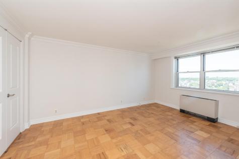 6600 Boulevard East West New York NJ 07093