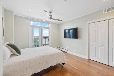 208 Shearwater Court West Jersey City NJ 07305