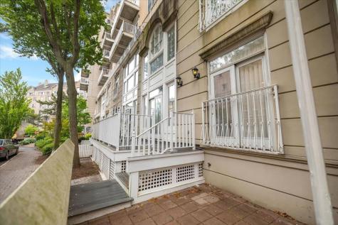 208 Shearwater Court West Jersey City NJ 07305