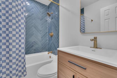 3661 Meadow Lane North Bergen NJ 07047