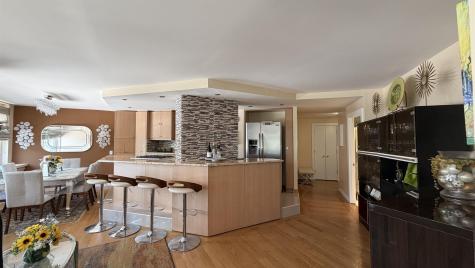 7004 Boulevard Guttenberg NJ 07093