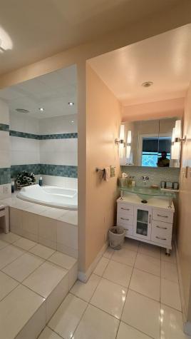 7004 Boulevard Guttenberg NJ 07093