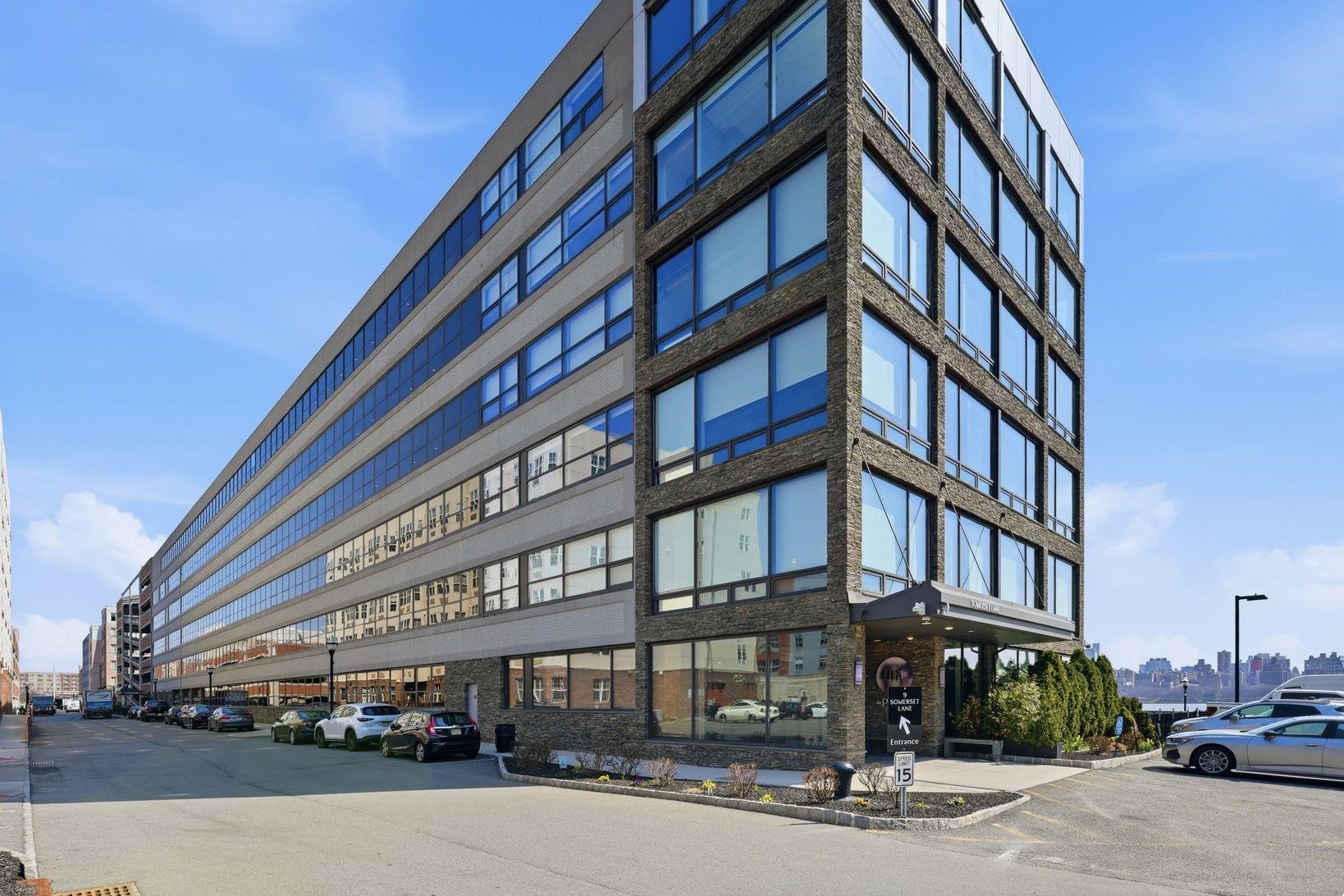 9 Somerset Lane Edgewater NJ 07020