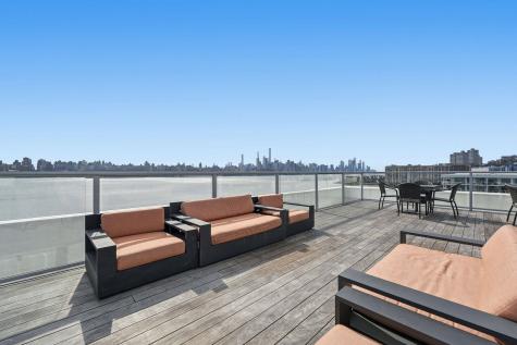 9 Somerset Lane Edgewater NJ 07020
